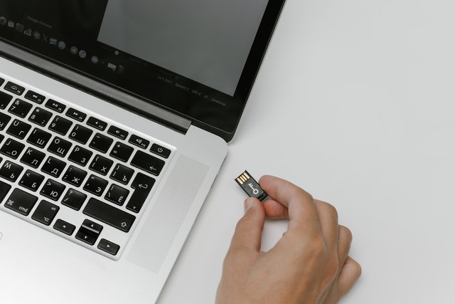 Clé USB pas chère : le goodies high-tech idéal pour promouvoir sa marque